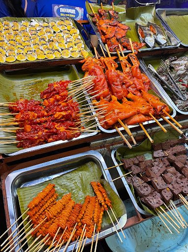 Barbecues in Carbon Night Market | Photo by John Patrick Esquejo