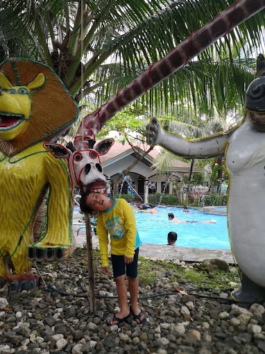 Cartoon characters in Socorro Beach Resort Kester Zeke Largo