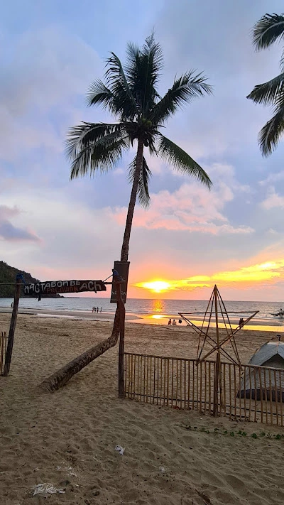 Sunset view in the beach of Nagtabon by Dalene Khay Balandra