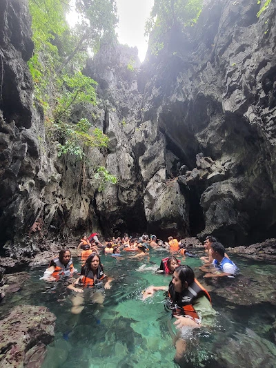 Tourists un Secret Lagoon by snjezana